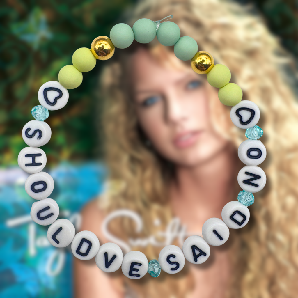 Taylor Swift Debut Friendship Bracelets